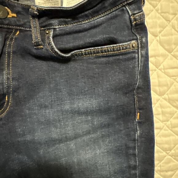 Calvin Klein Jeans Women's Dark Wash Denim Shorts - Size: 28 - Picture 4 of 10